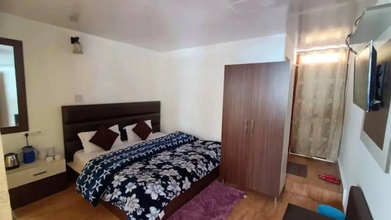 hotel in Gangotri