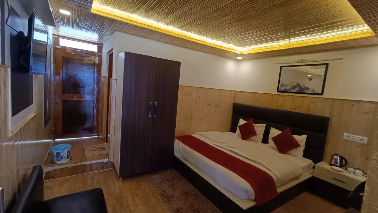 hotel in Gangotri