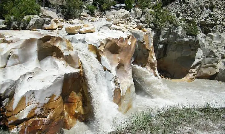 best luxury hotels in Gangotri
